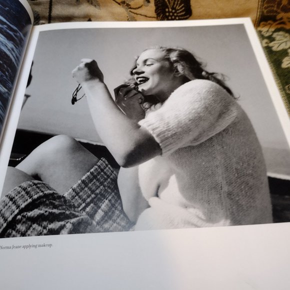 📚 Marilyn Monroe (A Life in Pictures) - Picture 10 of 16